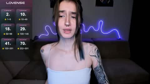 Mika online show from 04-20-26, 02:53