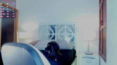 Mikaela blondie bigass online show from 01-10-26, 12:18