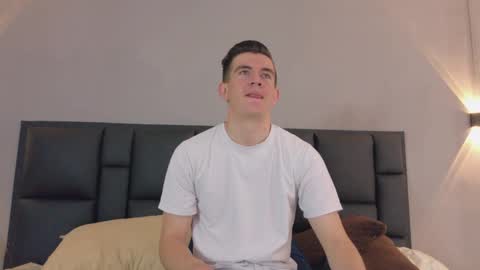 Snapshot of mikaelslow chatting on 05-02-26, 03:11 mikael online show from 05-02-26, 03:11
