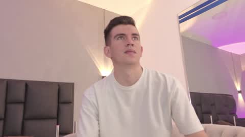 Snapshot of mikaelslow chatting on 05-21-26, 03:24 mikael online show from 05-21-26, 03:24