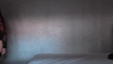 Snapshot of mikahdos chatting on 02-04-25, 12:22 SORAYA online show from 02-04-25, 12:22