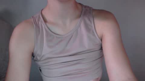 Snapshot of mikahdos chatting on 09-11-25, 07:19 SORAYA online show from 09-11-25, 07:19