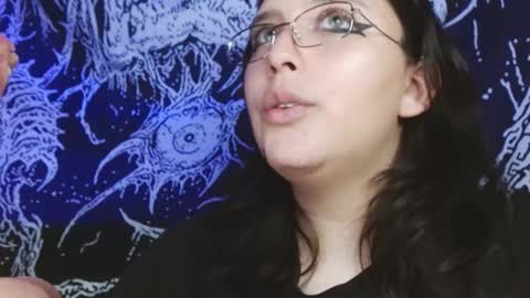 Mika online show from 11-12-25, 10:09