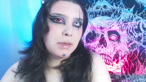 Mika online show from 04-19-26, 07:05