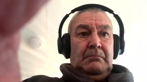 Snapshot of mike26051 chatting on 10-27-25, 02:54 mike26051 online show from 10-27-25, 02:54