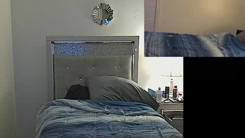 Snapshot of mike66730 chatting on 12-21-25, 10:00 mike66730 online show from 12-21-25, 10:00