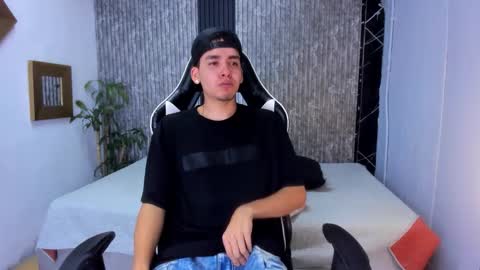 Mike 0233 online show from 09-24-25, 02:48