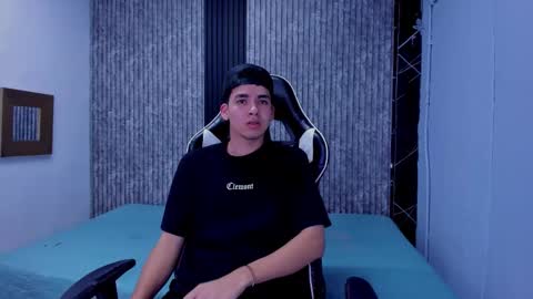 Mike 0233 online show from 11-27-25, 04:47