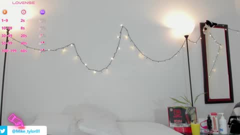 Snapshot of mike__tylor01 chatting on 02-17-25, 07:10 Mike Tylor online show from 02-17-25, 07:10