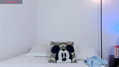 Snapshot of mike__tylor01 chatting on 10-21-25, 01:56 Mike Tylor online show from 10-21-25, 01:56