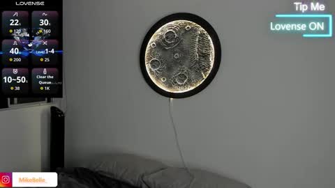 Snapshot of mike_belle chatting on 11-18-25, 12:27 Mike Belle online show from 11-18-25, 12:27