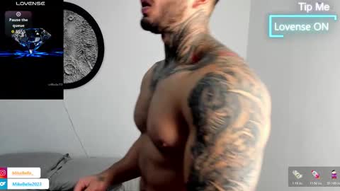 Snapshot of mike_belle chatting on 12-15-25, 11:53 Mike Belle online show from 12-15-25, 11:53