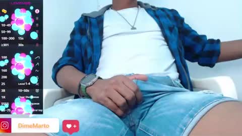 Snapshot of mike_black_22 chatting on 06-19-26, 04:33 Mike online show from 06-19-26, 04:33