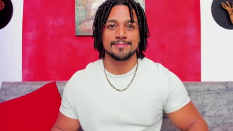 Snapshot of mike_estevess chatting on 12-11-24, 10:58 online show from 12-11-24, 10:58