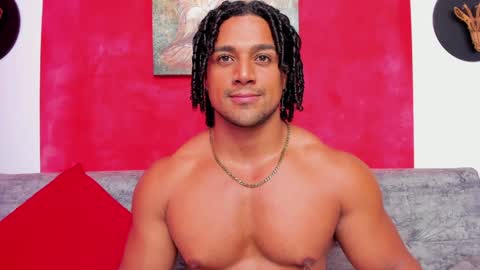 Snapshot of mike_estevess chatting on 12-20-24, 11:32 online show from 12-20-24, 11:32