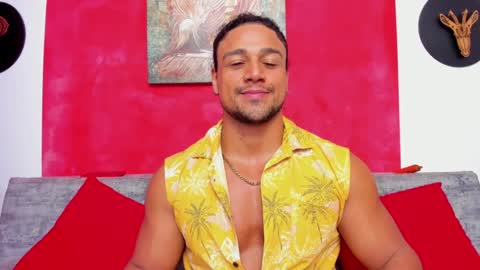 Snapshot of mike_estevess chatting on 12-26-24, 02:05 online show from 12-26-24, 02:05