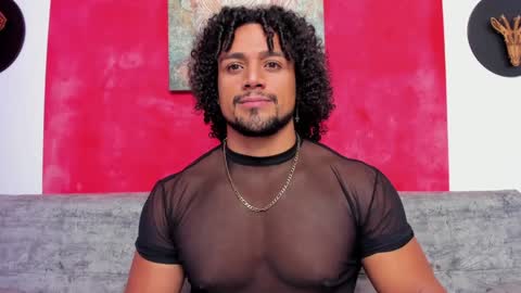 Snapshot of mike_estevess chatting on 01-08-25, 09:21 online show from 01-08-25, 09:21