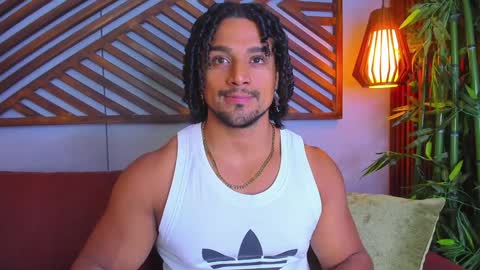 Snapshot of mike_estevess chatting on 01-25-25, 06:23 online show from 01-25-25, 06:23