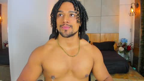 Snapshot of mike_estevess chatting on 01-31-25, 09:27 online show from 01-31-25, 09:27