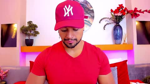 Snapshot of mike_estevess chatting on 02-06-25, 08:39 online show from 02-06-25, 08:39