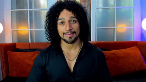 Snapshot of mike_estevess chatting on 02-08-25, 01:54 online show from 02-08-25, 01:54