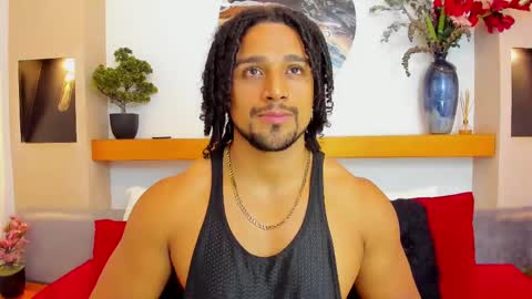 Snapshot of mike_estevess chatting on 02-24-25, 01:24 online show from 02-24-25, 01:24