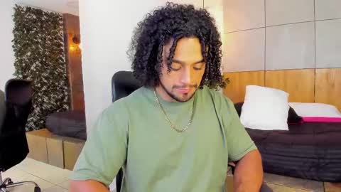 Snapshot of mike_estevess chatting on 03-04-25, 07:19 online show from 03-04-25, 07:19