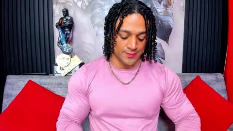 Snapshot of mike_estevess chatting on 09-25-25, 08:18 online show from 09-25-25, 08:18