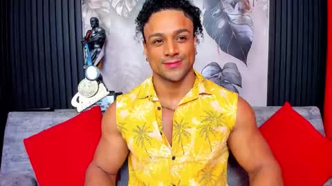 Snapshot of mike_estevess chatting on 09-27-25, 06:07 online show from 09-27-25, 06:07