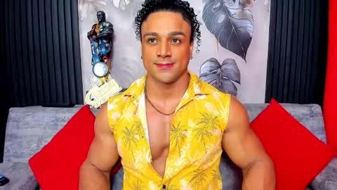 Snapshot of mike_estevess chatting on 11-11-25, 08:14 online show from 11-11-25, 08:14