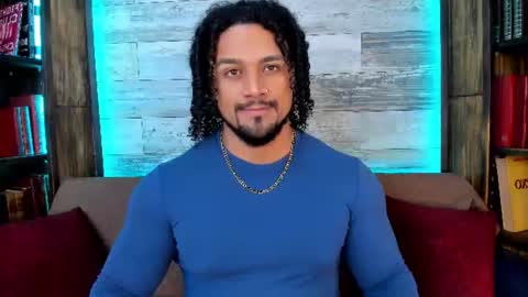Snapshot of mike_estevess chatting on 06-20-26, 07:00 online show from 06-20-26, 07:00