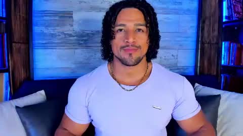 Snapshot of mike_estevess chatting on 07-15-26, 07:13 online show from 07-15-26, 07:13