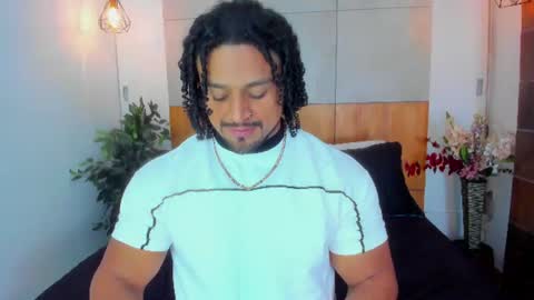 Snapshot of mike_estevess chatting on 07-20-26, 07:22 online show from 07-20-26, 07:22