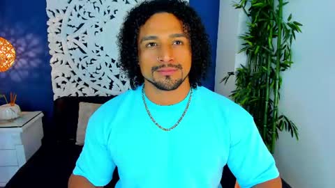 Snapshot of mike_estevess chatting on 07-22-26, 05:43 online show from 07-22-26, 05:43
