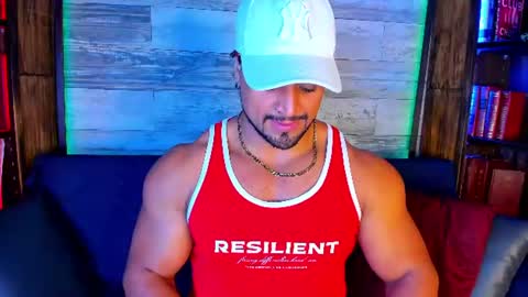 Snapshot of mike_estevess chatting on 07-28-26, 06:53 online show from 07-28-26, 06:53