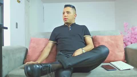 Im Mike online show from 02-18-26, 12:23