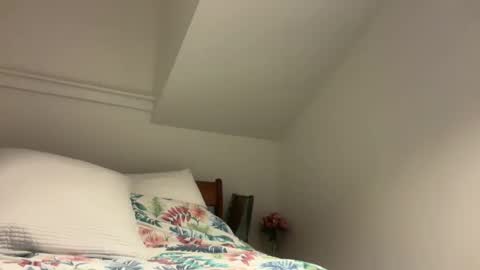 Snapshot of mike_sunn chatting on 11-16-25, 08:09 Mike online show from 11-16-25, 08:09