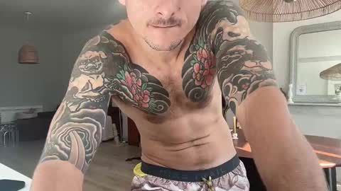 Snapshot of mikeappleseed chatting on 10-30-25, 11:55 mikeappleseed online show from 10-30-25, 11:55