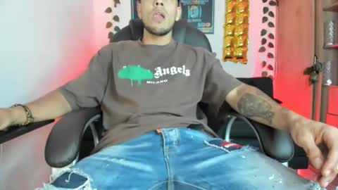 Snapshot of mikee_scooth chatting on 12-24-24, 04:11 mikee_scooth online show from 12-24-24, 04:11