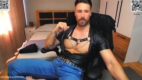 Snapshot of mikestrip chatting on 03-08-25, 12:30 Mike online show from 03-08-25, 12:30