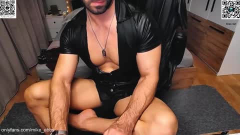 Snapshot of mikestrip chatting on 11-03-25, 08:54 Mike online show from 11-03-25, 08:54