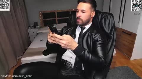 Mike    online show from 01-12-26, 08:25