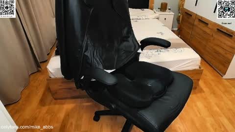 Mike    online show from 04-18-26, 07:58