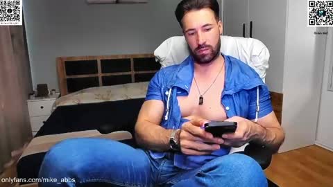 Snapshot of mikestrip chatting on 06-05-26, 02:45 Mike online show from 06-05-26, 02:45