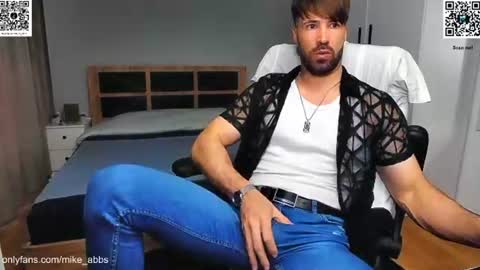 Snapshot of mikestrip chatting on 06-12-26, 12:15 Mike online show from 06-12-26, 12:15