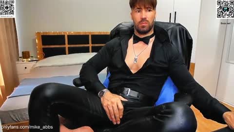 Snapshot of mikestrip chatting on 06-24-26, 11:31 Mike online show from 06-24-26, 11:31