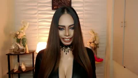 Mistress MikeyAlawi online show from 12-08-24, 07:37