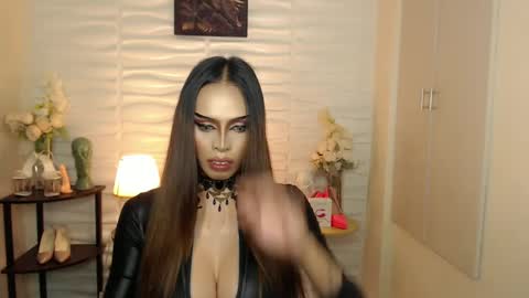 Mistress MikeyAlawi online show from 12-23-24, 03:01