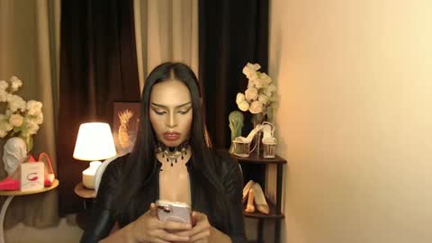 Mistress MikeyAlawi online show from 01-14-25, 11:31