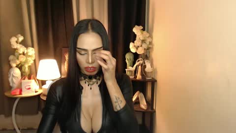 Mistress MikeyAlawi online show from 01-26-25, 10:02